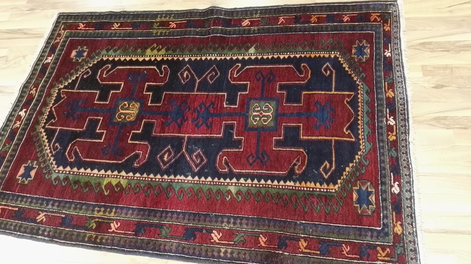 Perský vlněný koberec vyčištěný