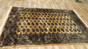 Vlněný perský koberec po vyčištění